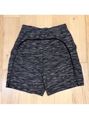 LIKE NEW Lululemon Men’s Pace Breaker Lined Short 9"